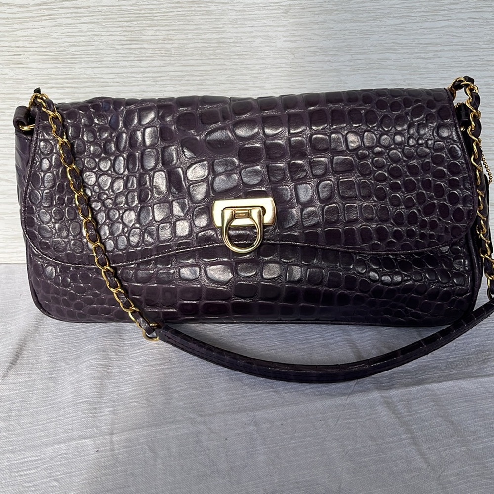 Lord and Taylor leather croc embossed purse with gold tone hardware